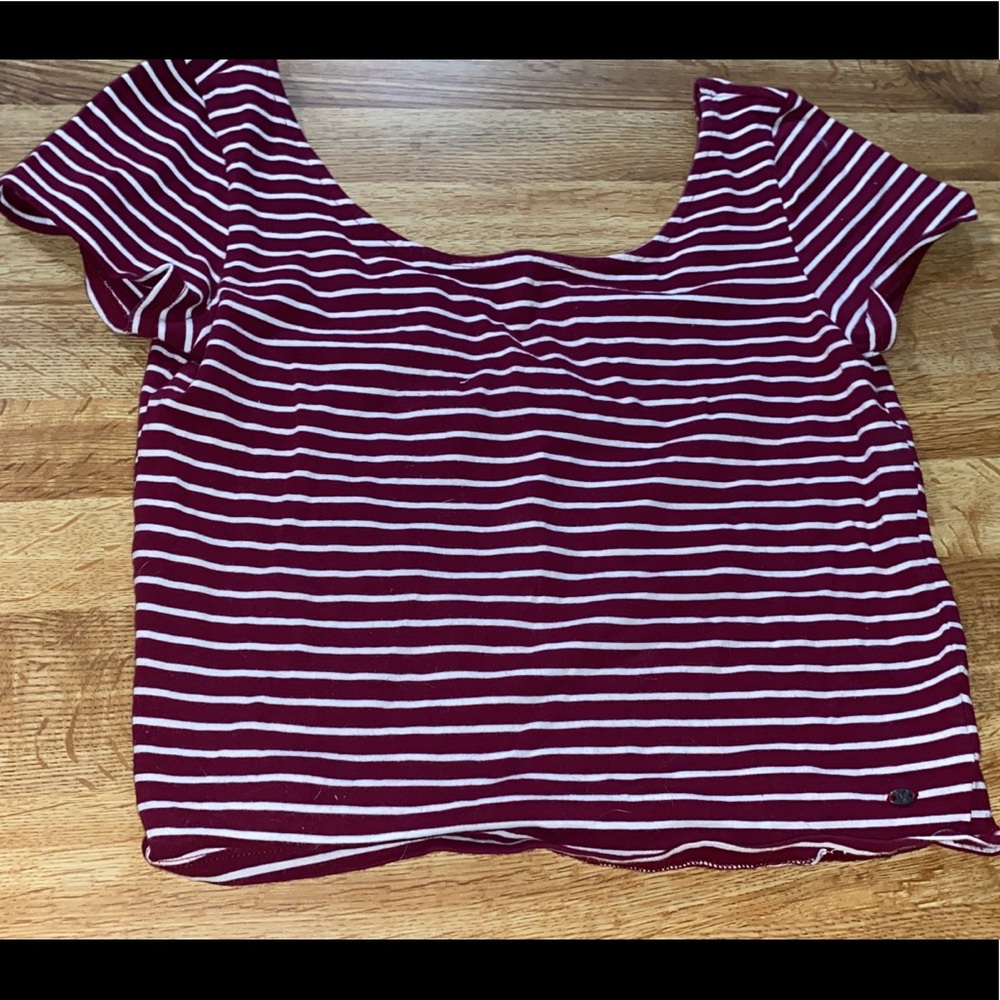 2 American eagle crop tops. Size medium.